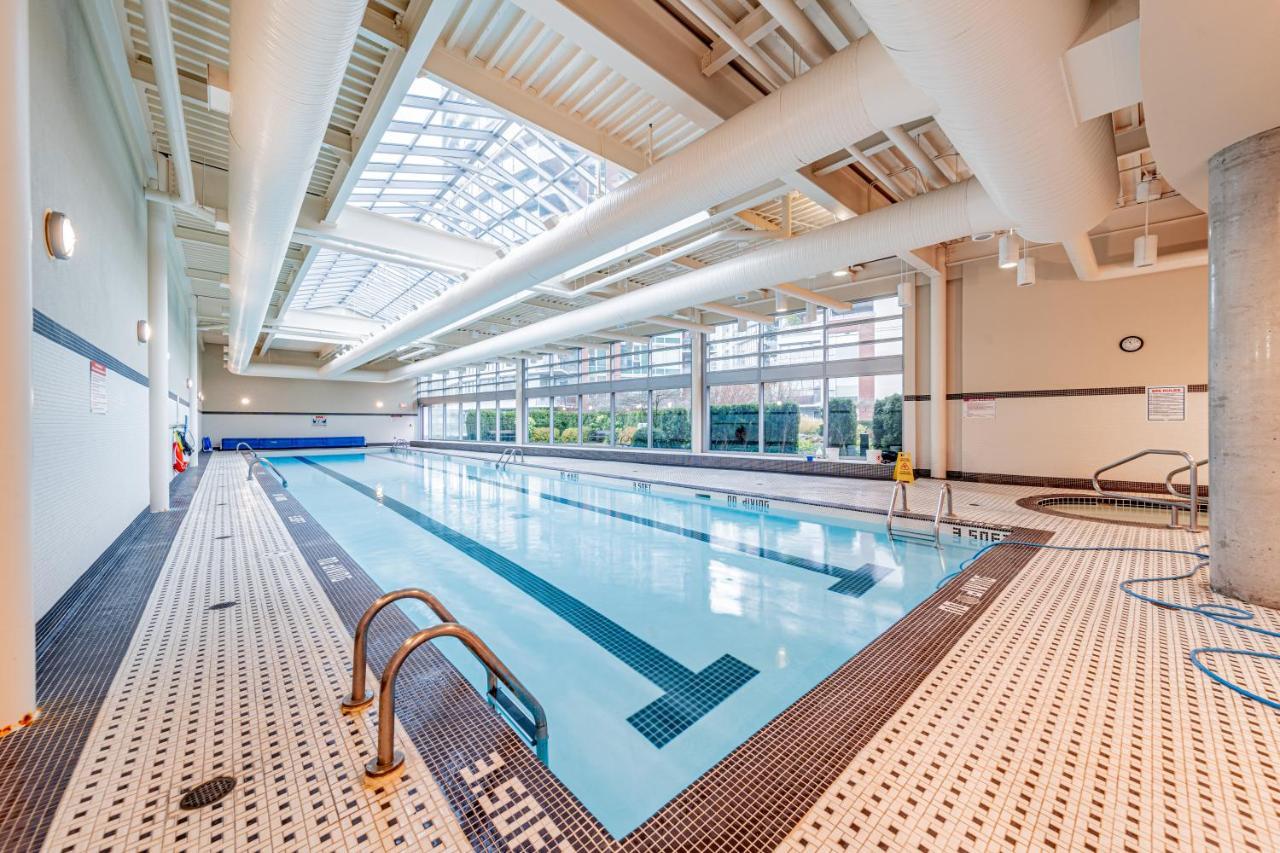Amazing Views ! Leather Furniture ! Cozy Condo! Vancouver Luaran gambar